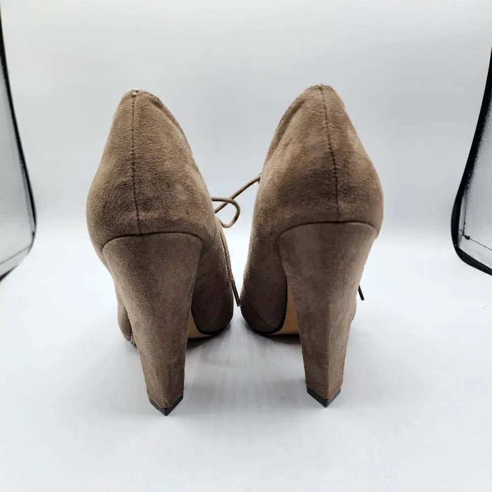 Fioni gray pointed toe lace up ankle boots